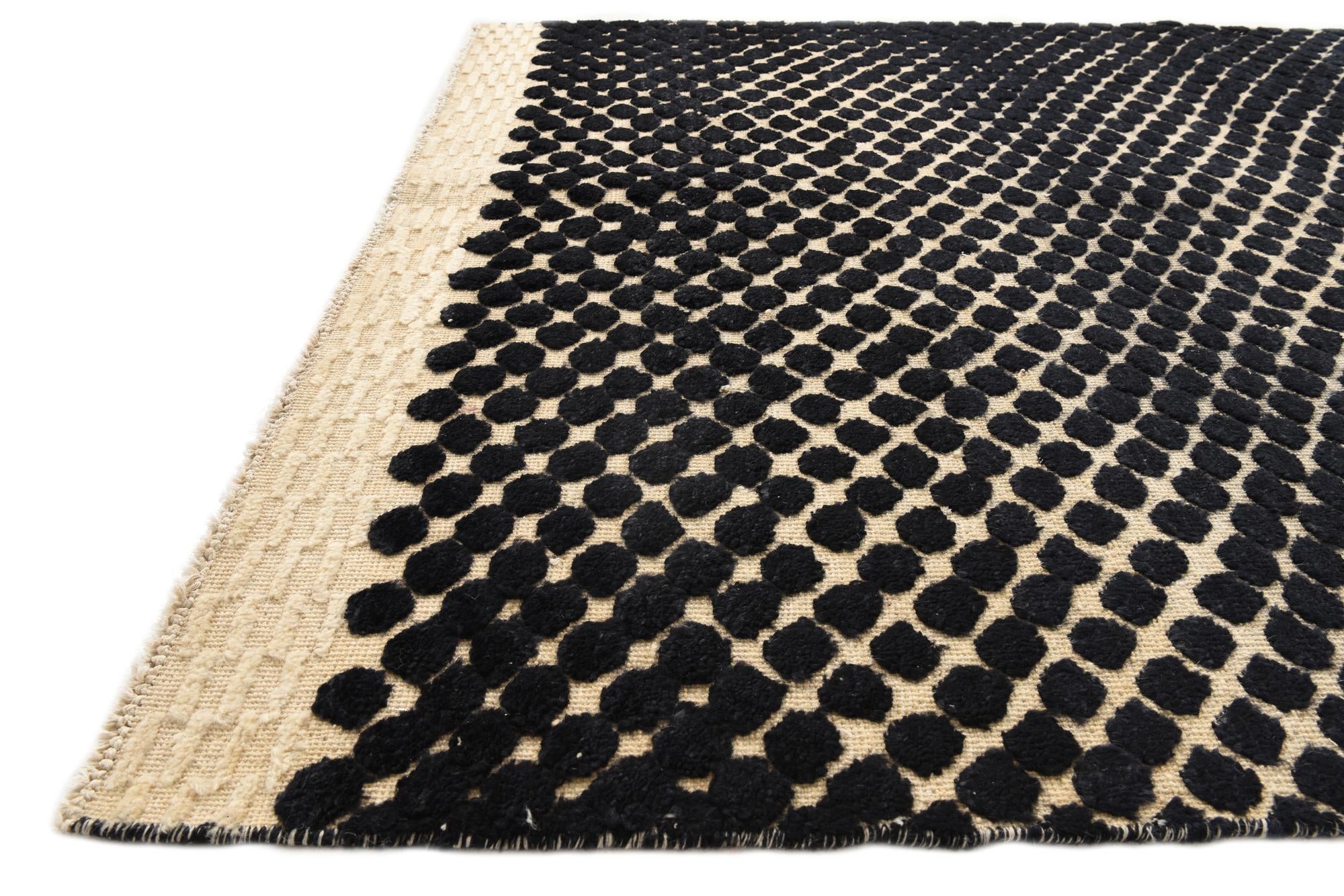 5' 8 x 8' Hand Knotted Darya Wool Rug