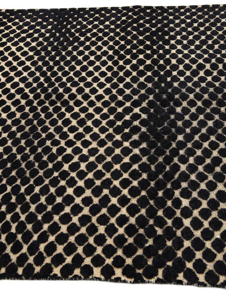 Detail image of 5' 8 x 8'  Hand Knotted Darya Wool Rug