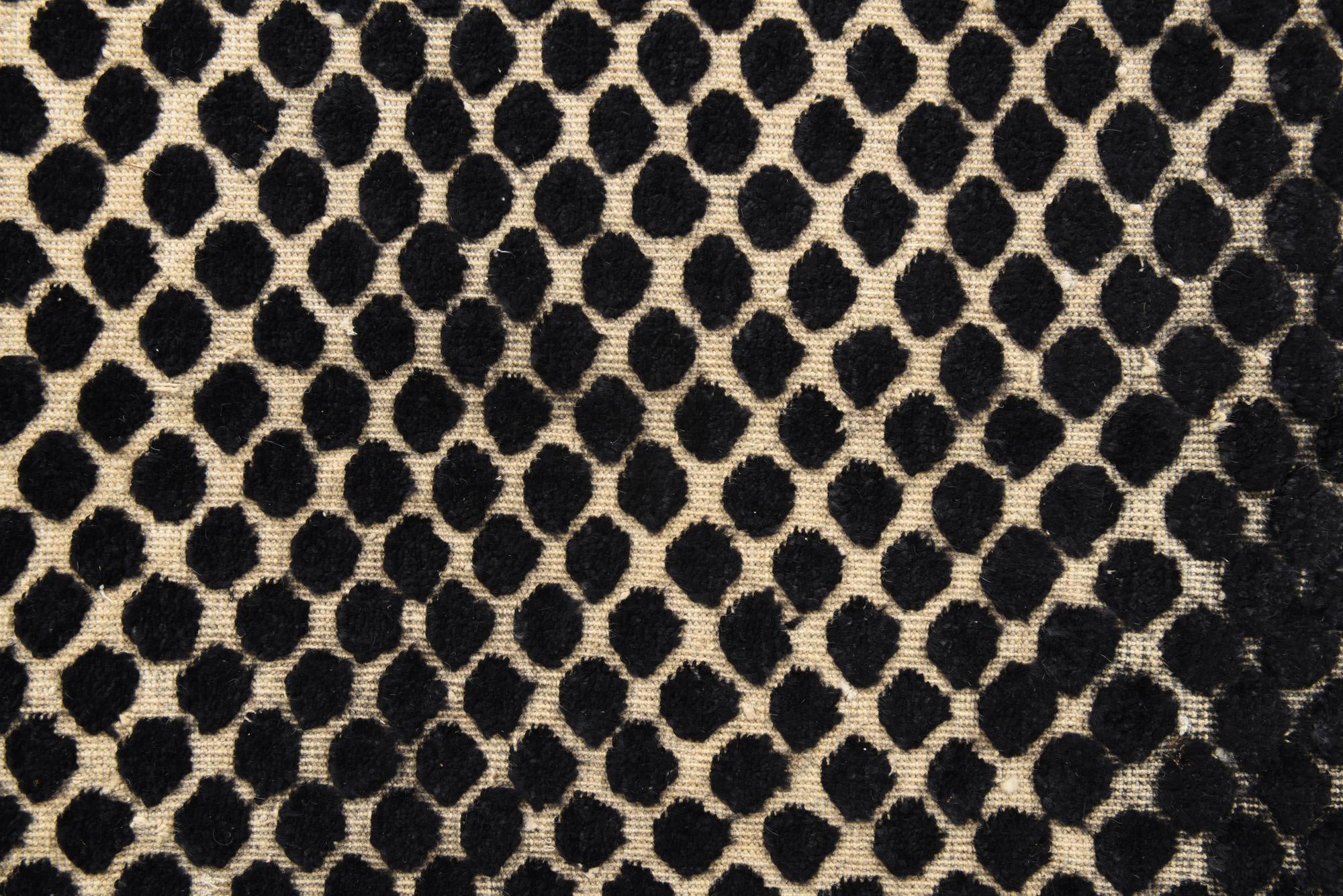 5' 8 x 8' Hand Knotted Darya Wool Rug