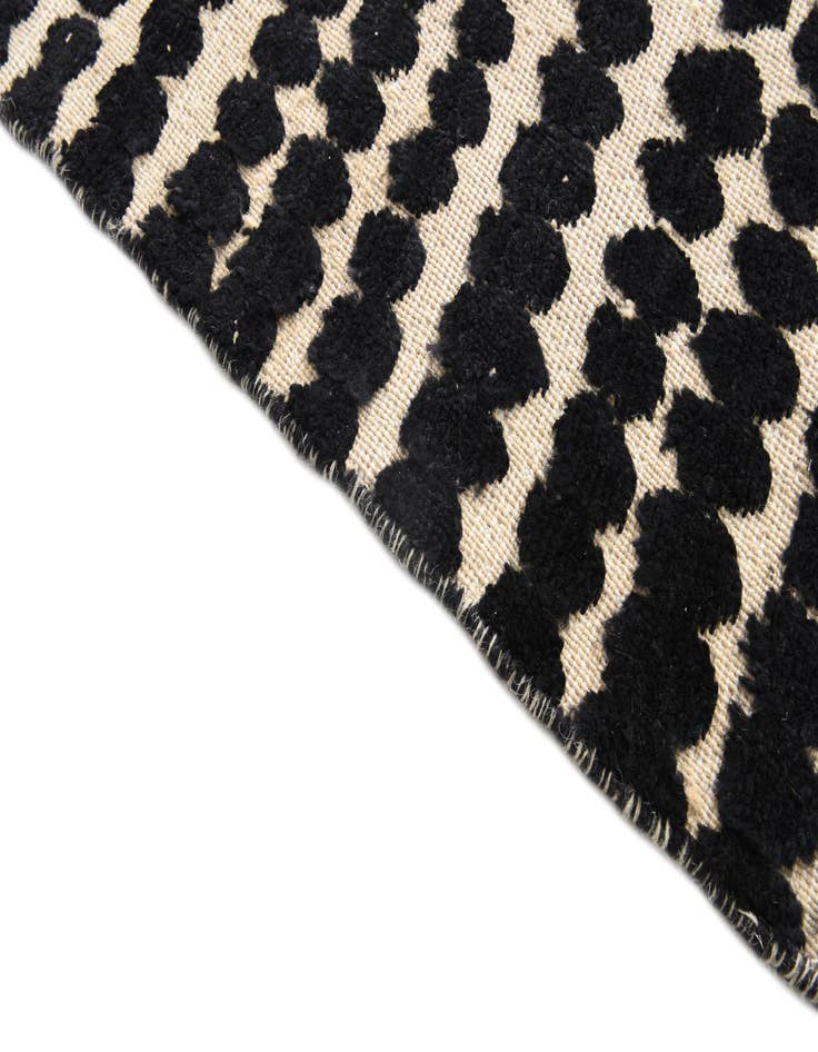 Detail image of 8' x 10' 5 Hand Knotted Darya Wool Rug