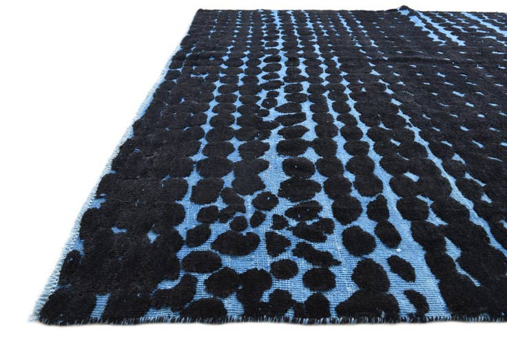 Detail image of 6' 6 x 10' Hand Knotted Darya Wool Rug