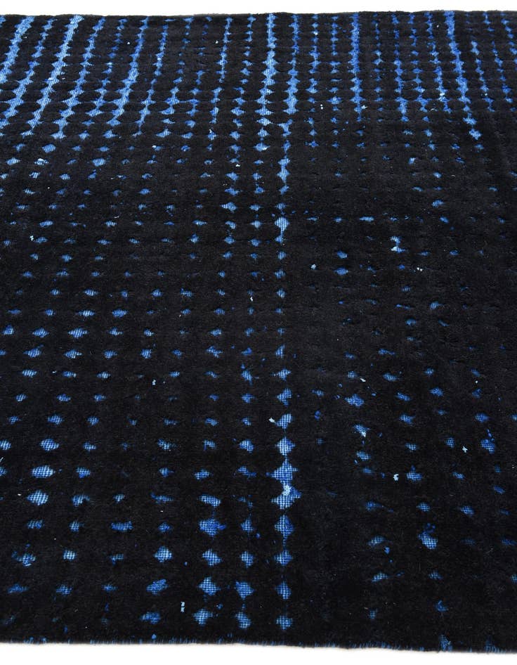 Detail image of 6' 6 x 10'  Hand Knotted Darya Wool Rug