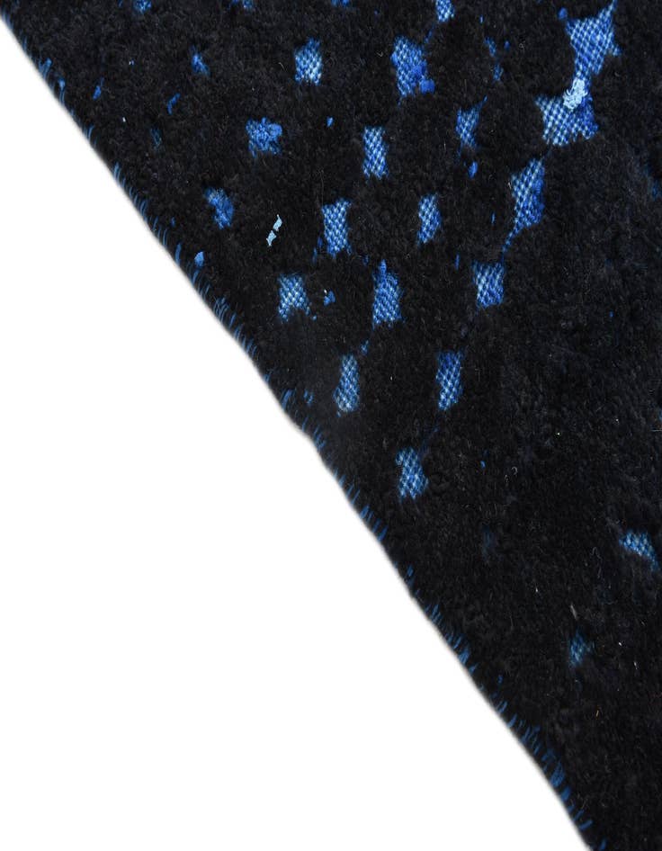 Detail image of 6' 6 x 10'  Hand Knotted Darya Wool Rug