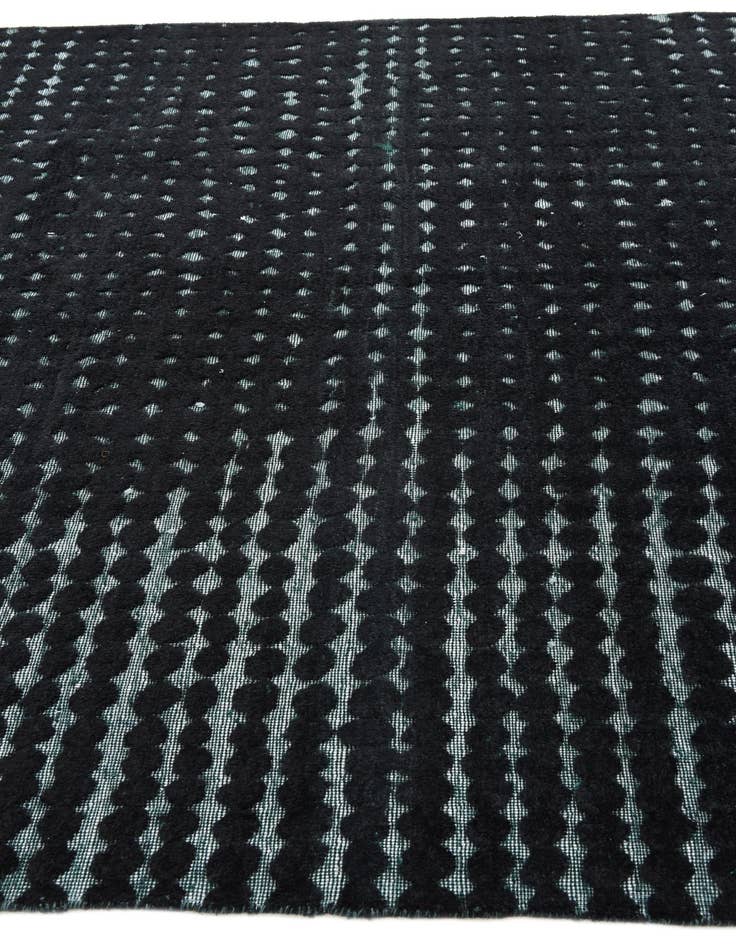 Detail image of 6' 6 x 10' 4  Hand Knotted Darya Wool Rug