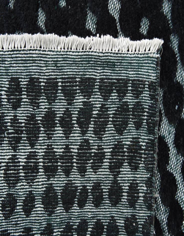 Detail image of 6' 6 x 10' 4  Hand Knotted Darya Wool Rug