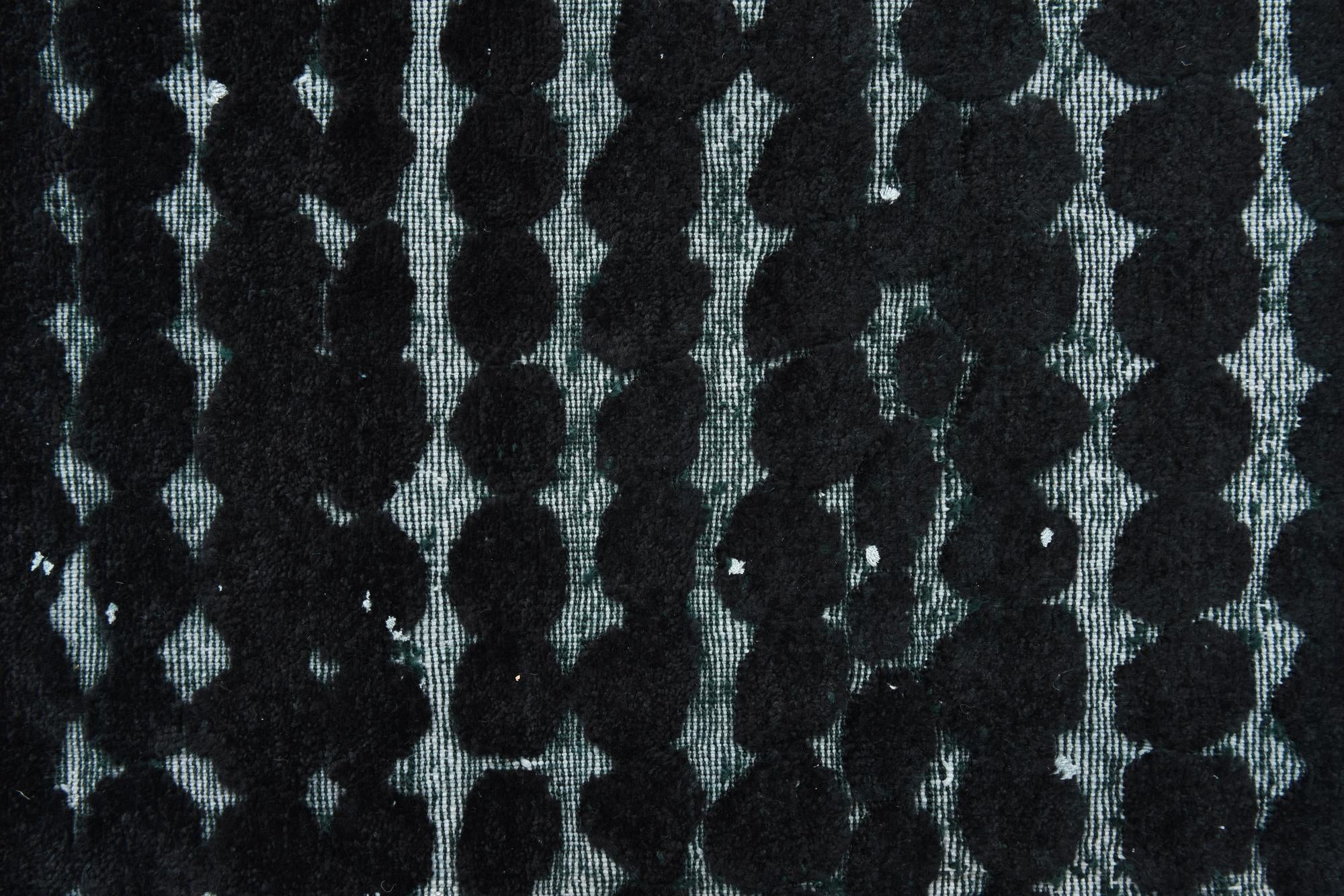 6' 6 x 10' 2 Hand Knotted Darya Wool Rug