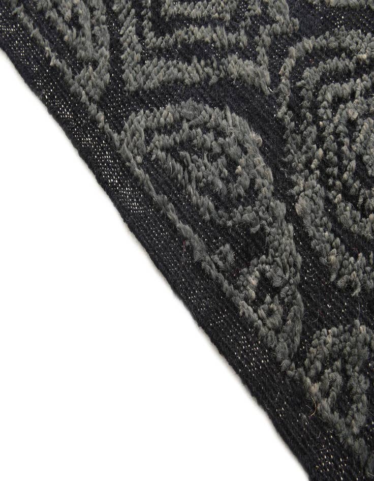 Detail image of 5' 5 x 10'  Hand Knotted Darya Wool Rug