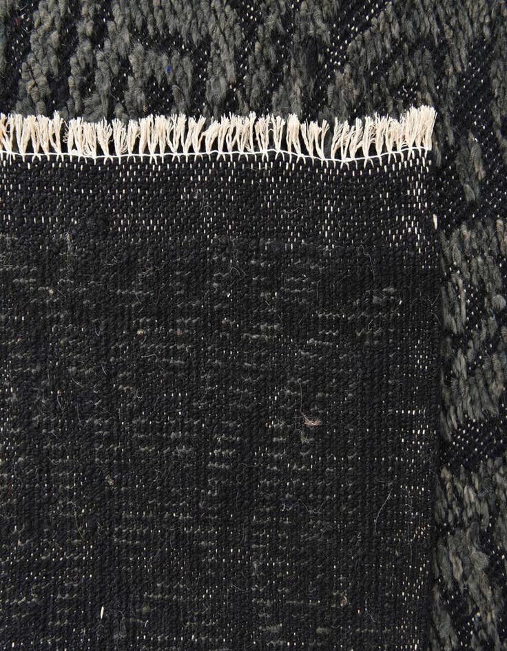 Detail image of 5' 5 x 10'  Hand Knotted Darya Wool Rug