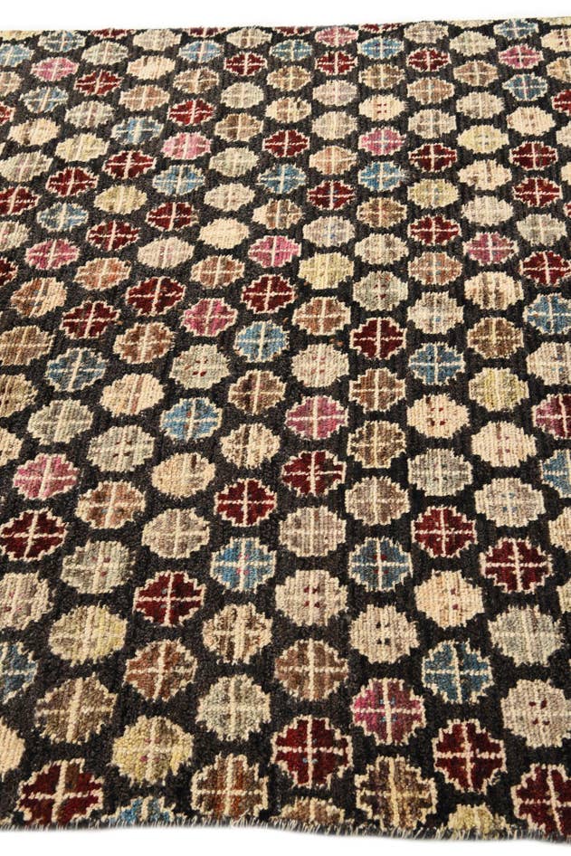 Detail image of 5' 2 x 7' 10 Hand Knotted Darya Wool Rug