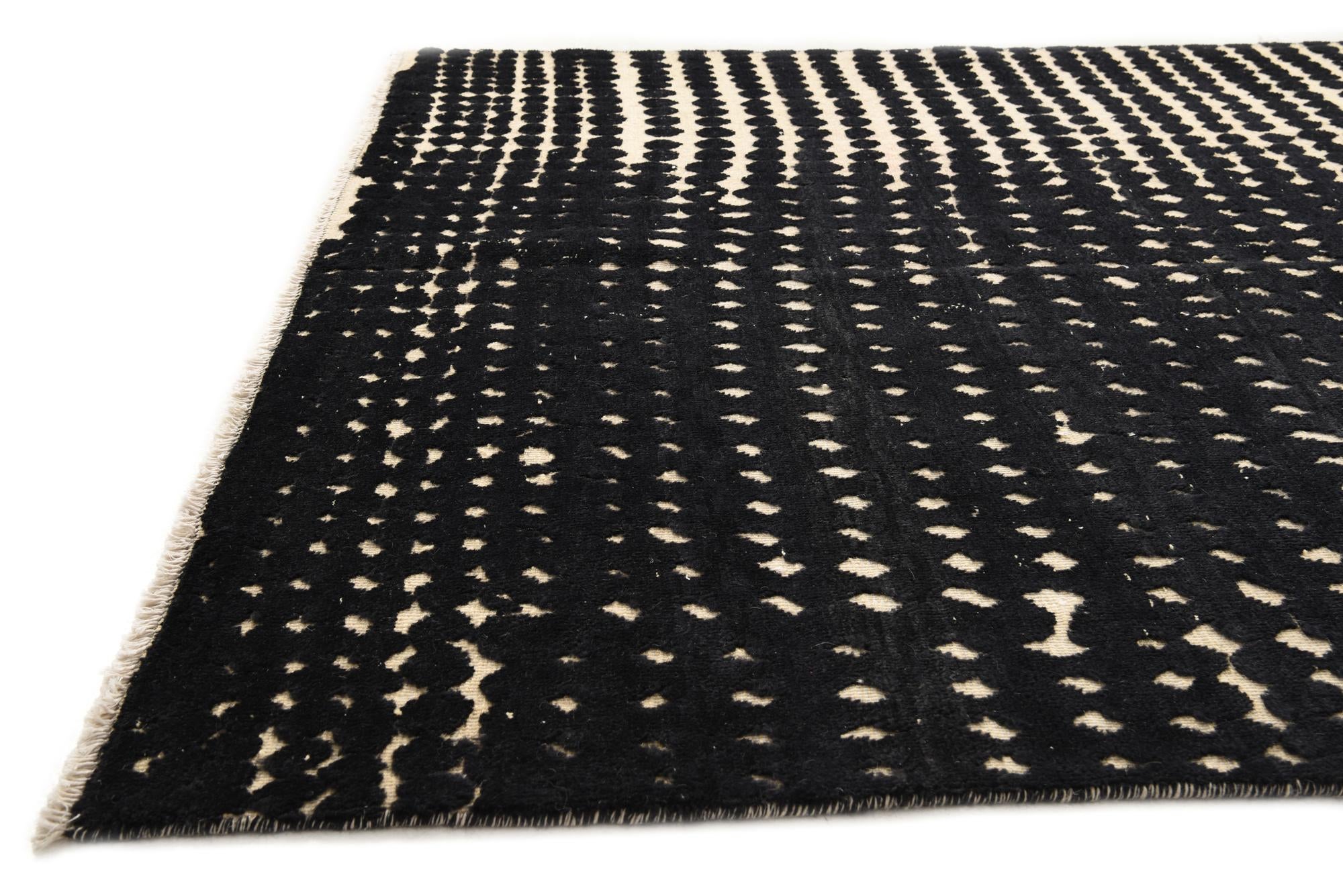 6' 6 x 10' 3 Hand Knotted Darya Wool Rug