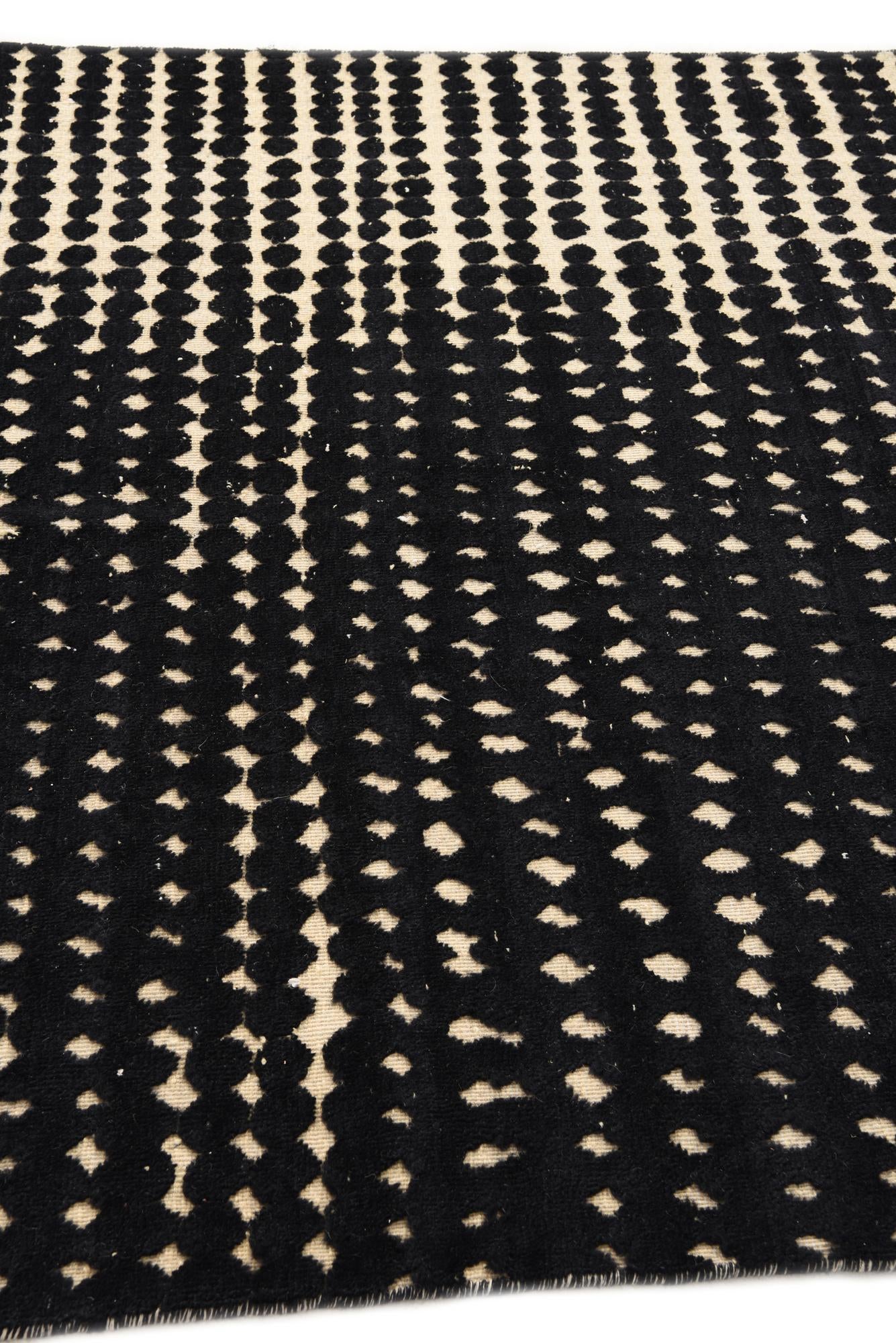 6' 6 x 10' 3 Hand Knotted Darya Wool Rug