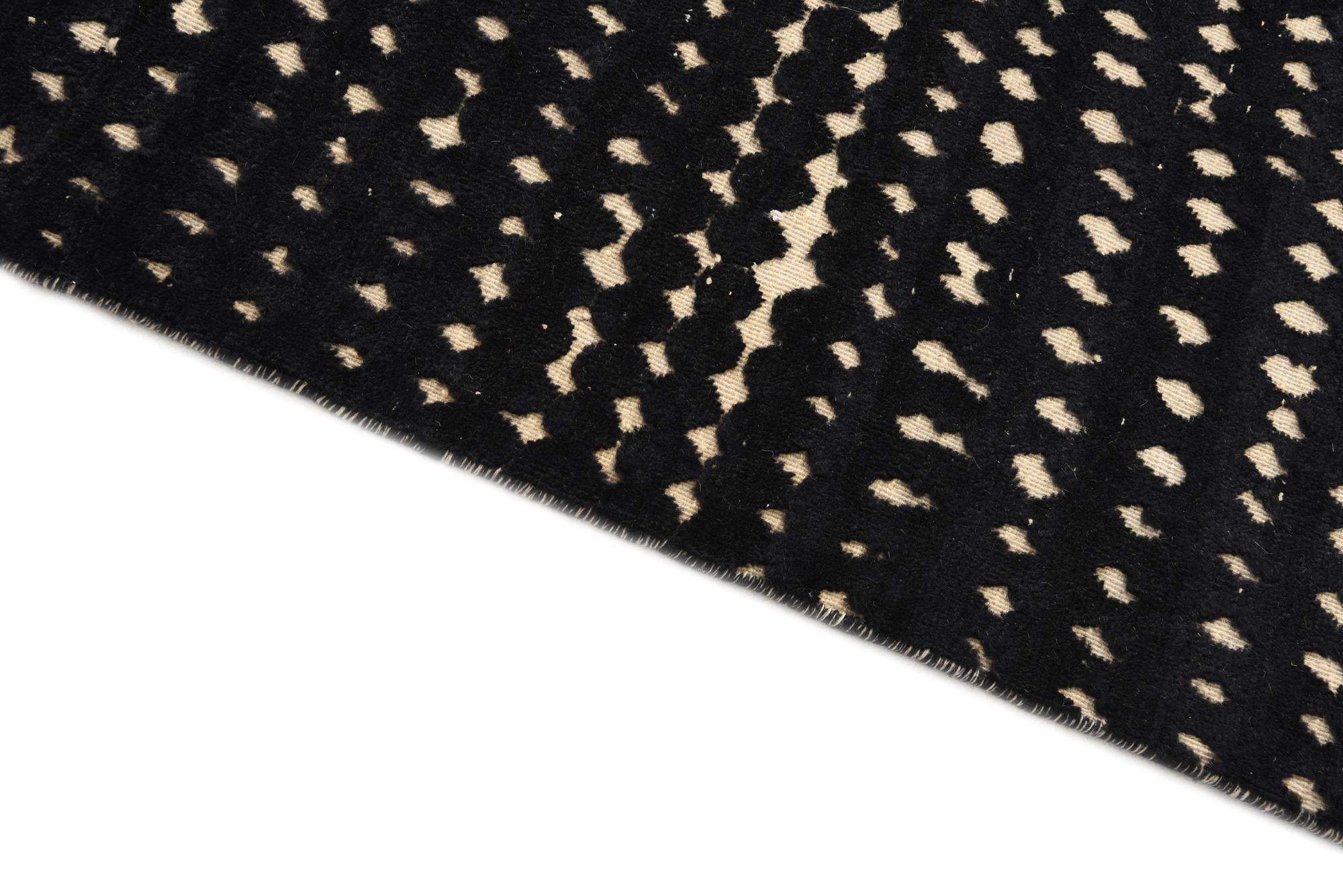 6' 6 x 10' 3 Hand Knotted Darya Wool Rug