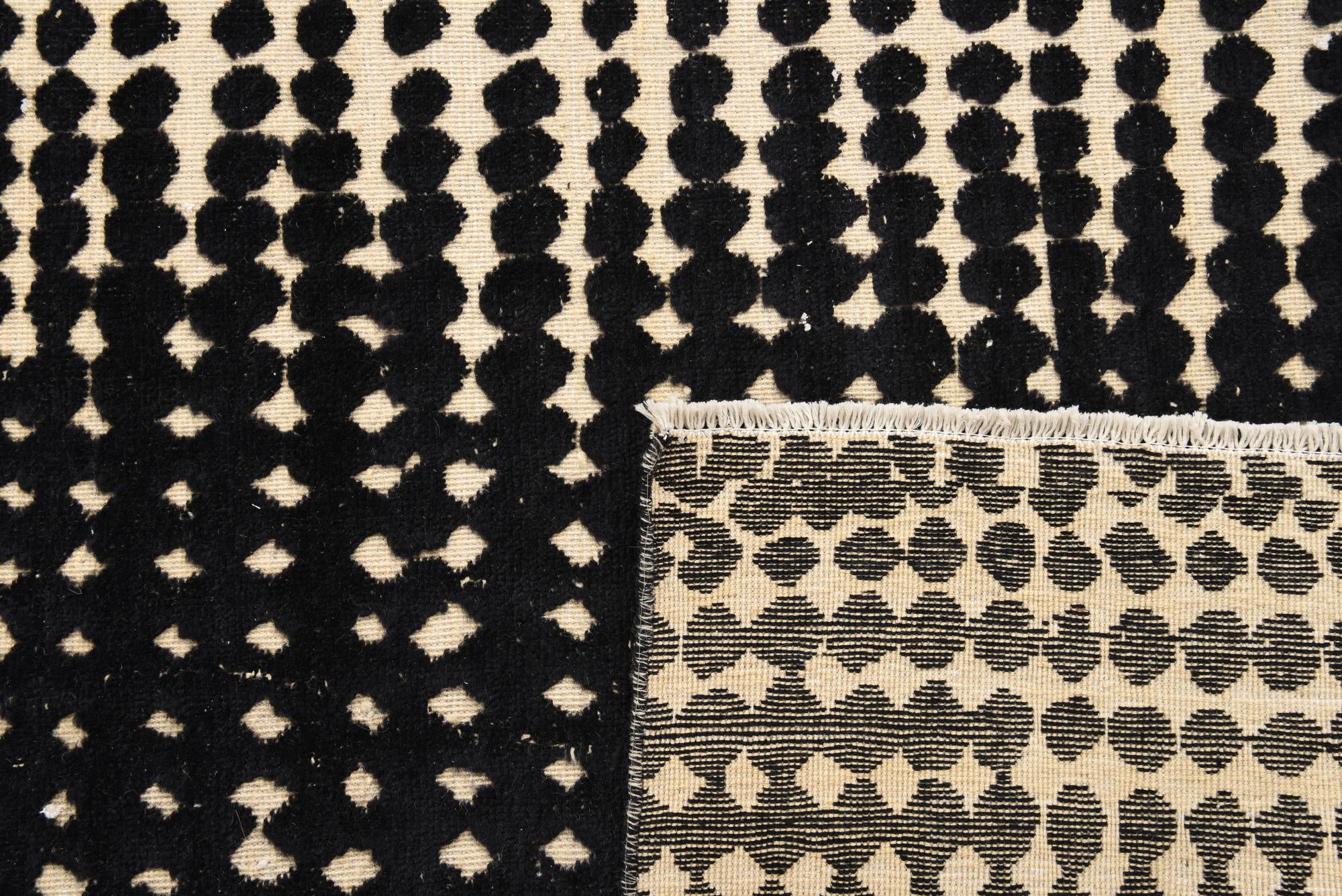 6' 6 x 10' 3 Hand Knotted Darya Wool Rug