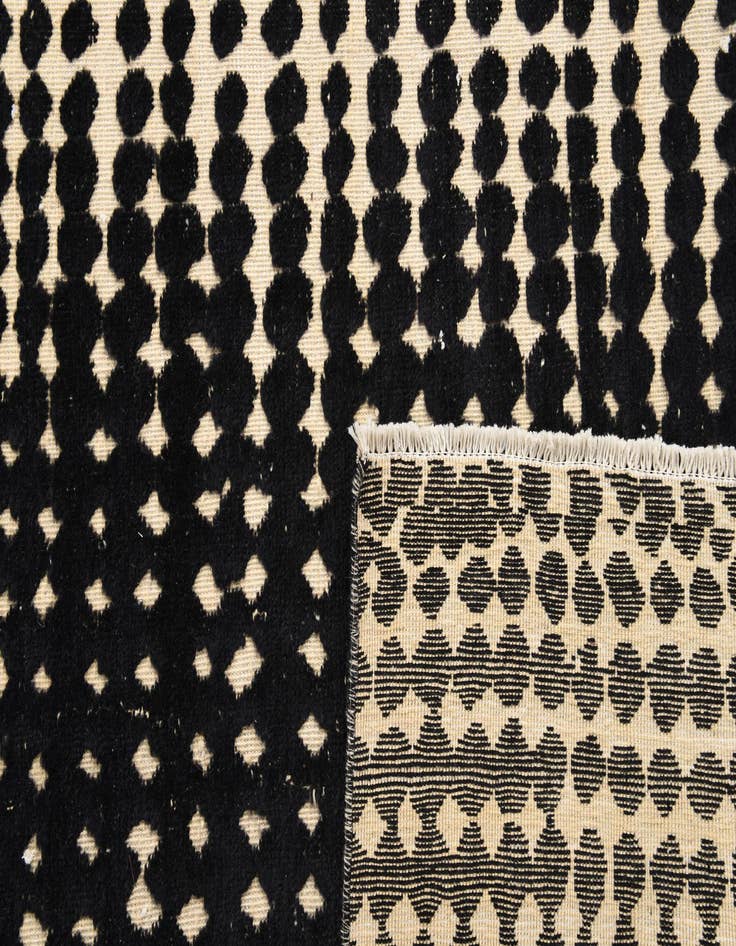 Detail image of 6' 6 x 10' 3  Hand Knotted Darya Wool Rug