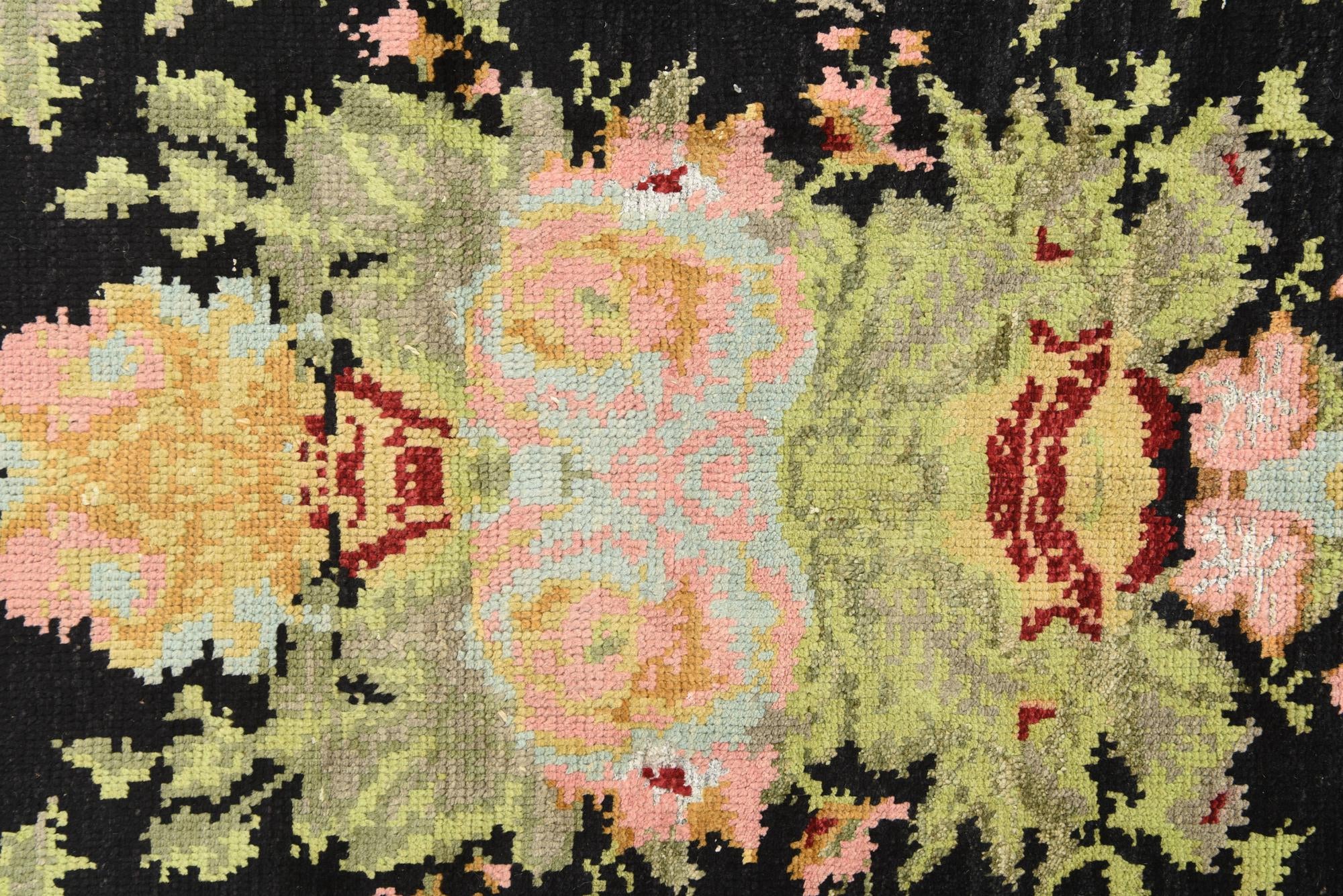 5' 6 x 8' Hand Knotted Darya Rug