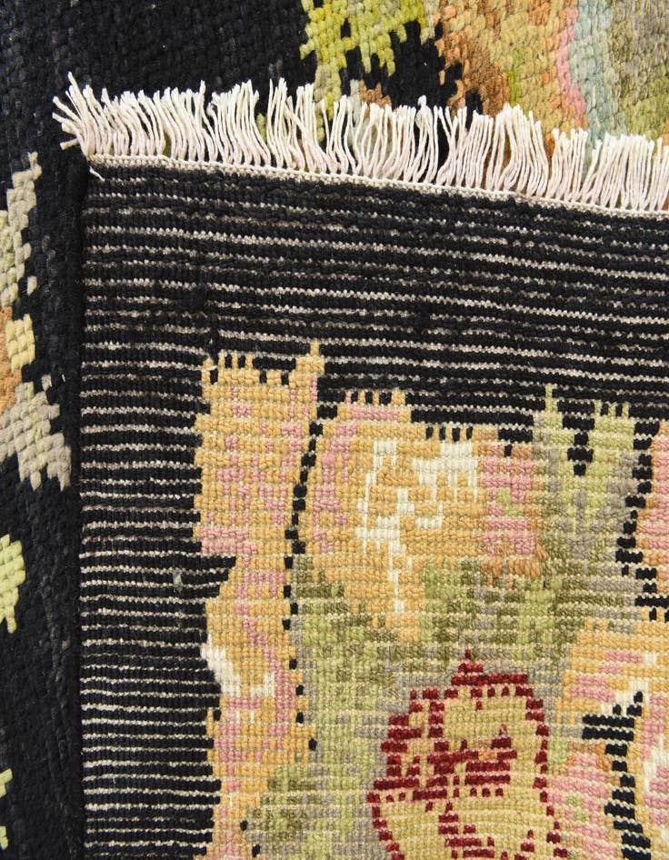 Detail image of 5' 6 x 8'  Hand Knotted Darya Rug