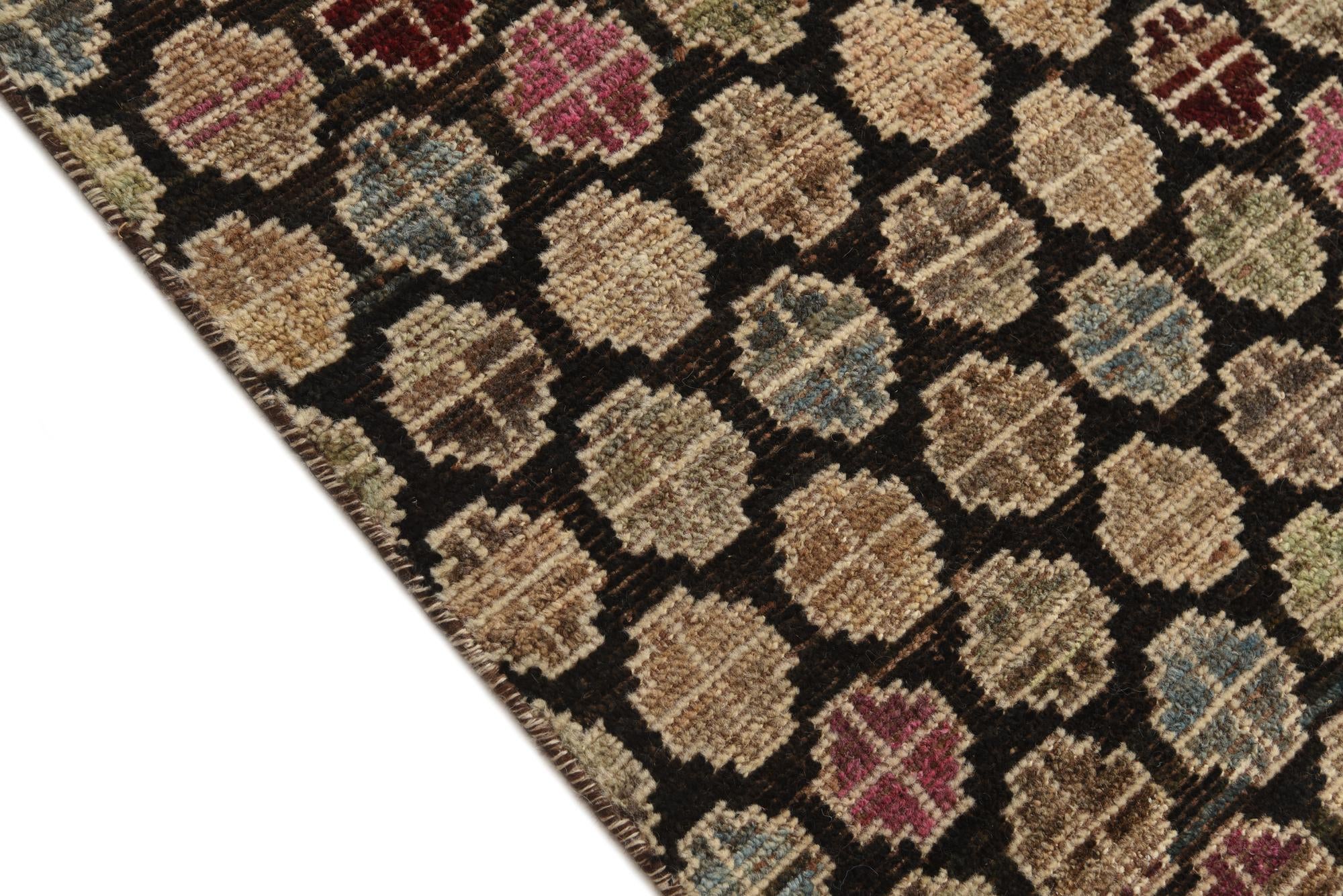 5' x 8' Hand Knotted Darya Wool Rug