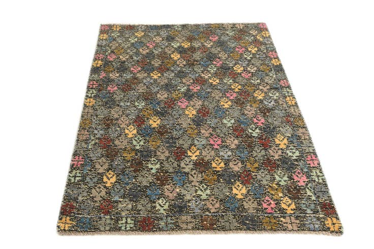 Detail image of 4' 1 x 6' Hand Knotted Darya Wool Rug