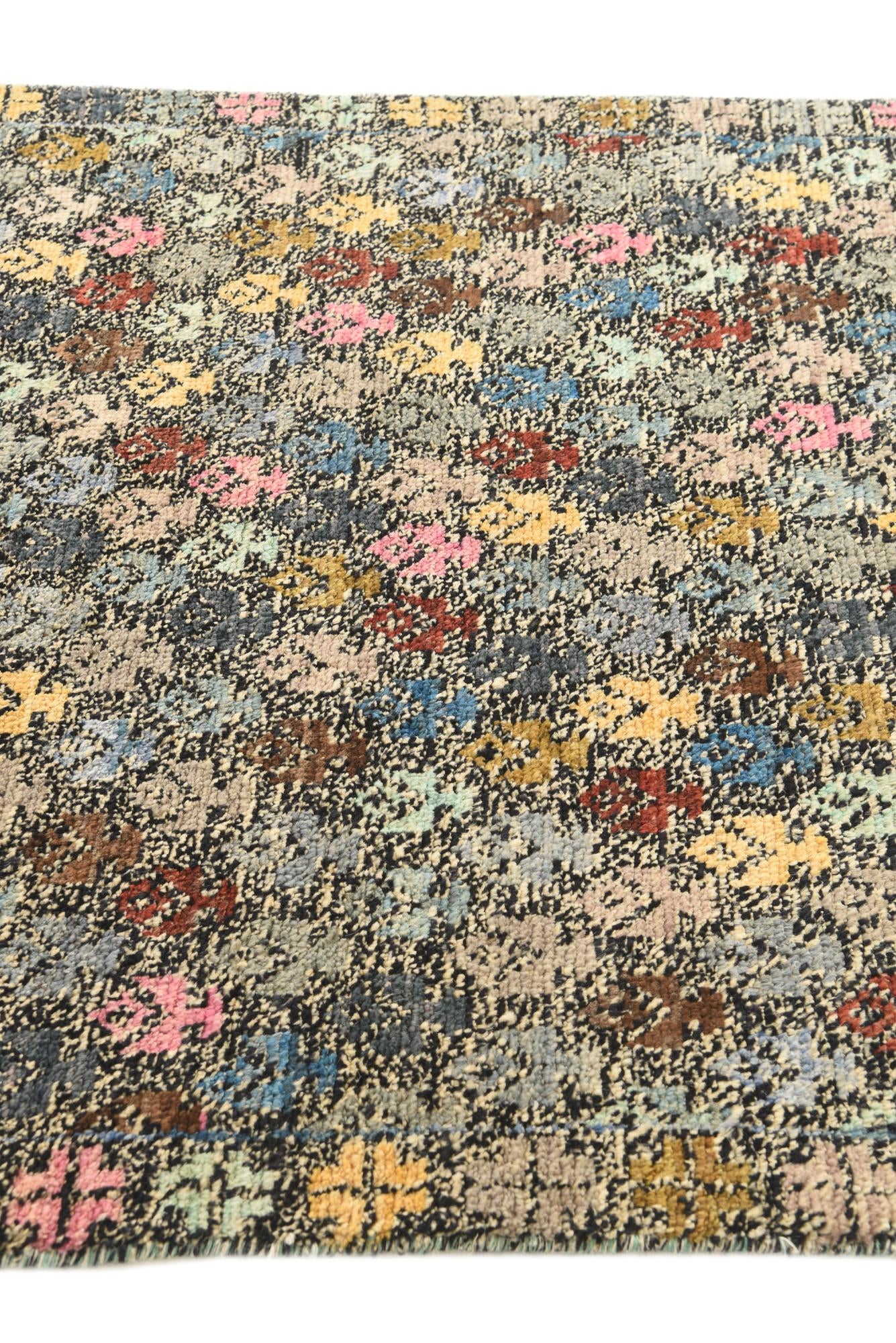 4' 1 x 6' Hand Knotted Darya Wool Rug