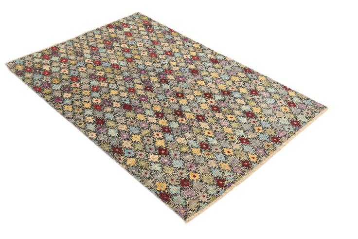 Detail image of 4' x 6' Hand Knotted Darya Wool Rug