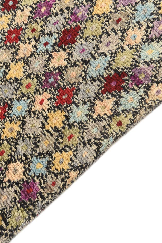 Detail image of 4' x 6' Hand Knotted Darya Wool Rug