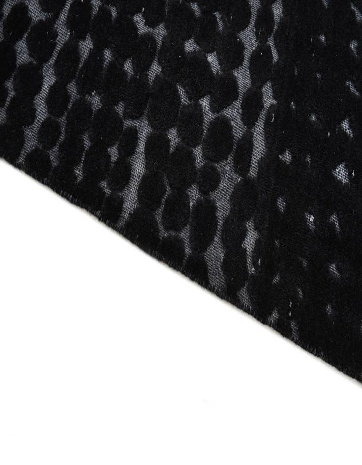 Detail image of 6' 4 x 10' 4  Hand Knotted Darya Wool Rug