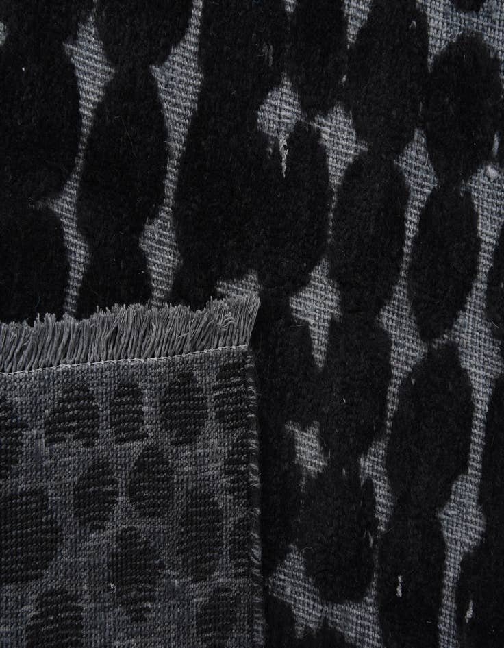 Detail image of 6' 4 x 10' 4  Hand Knotted Darya Wool Rug