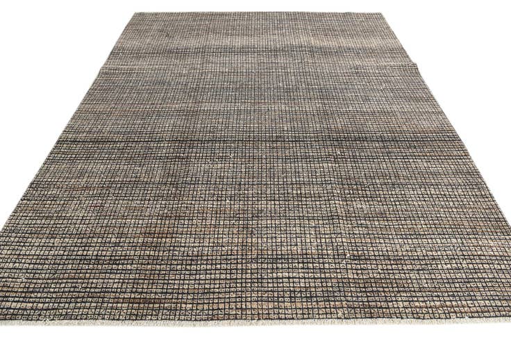 Detail image of 7' 7 x 9' 10 Hand Knotted Darya Wool Rug