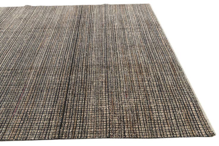 Detail image of 7' 7 x 9' 10 Hand Knotted Darya Wool Rug