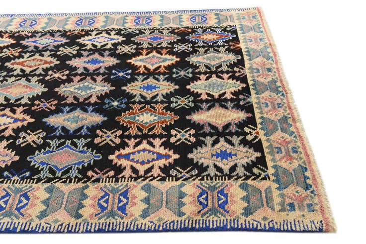 Detail image of 5' 5 x 8' 3 Hand Knotted Darya Rug
