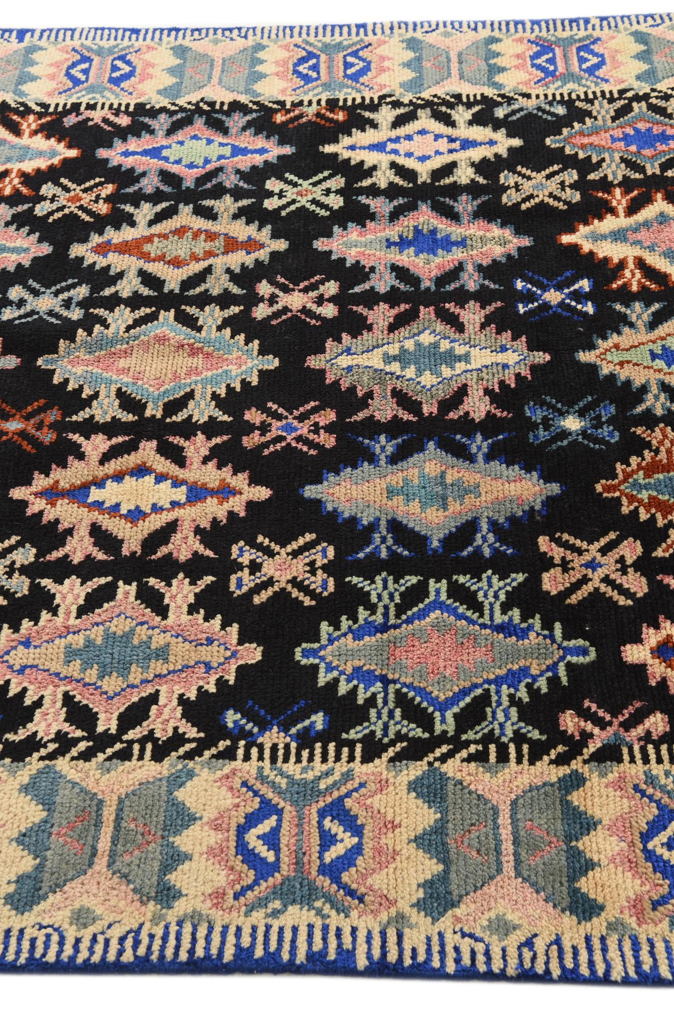 5' 5 x 8' 3 Hand Knotted Darya Rug