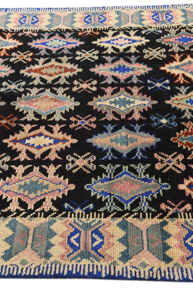 5' 5 x 8' 3 Hand Knotted Darya Rug