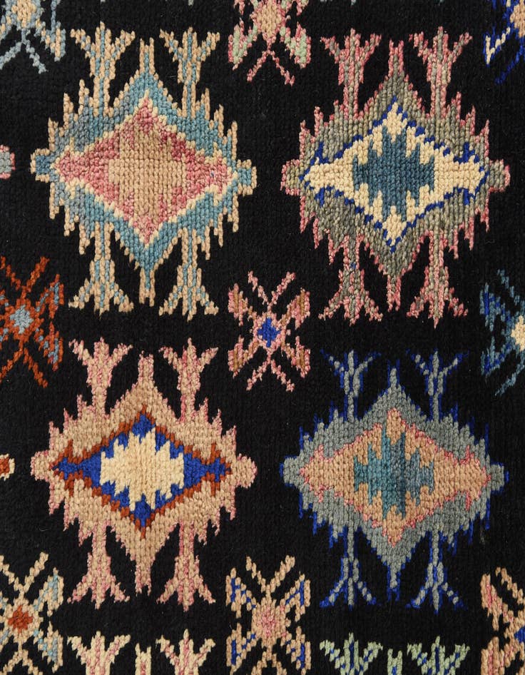 Detail image of 5' 5 x 8' 3  Hand Knotted Darya Rug