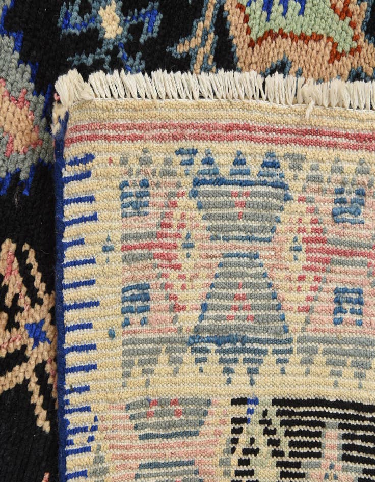 Detail image of 5' 5 x 8' 3  Hand Knotted Darya Rug