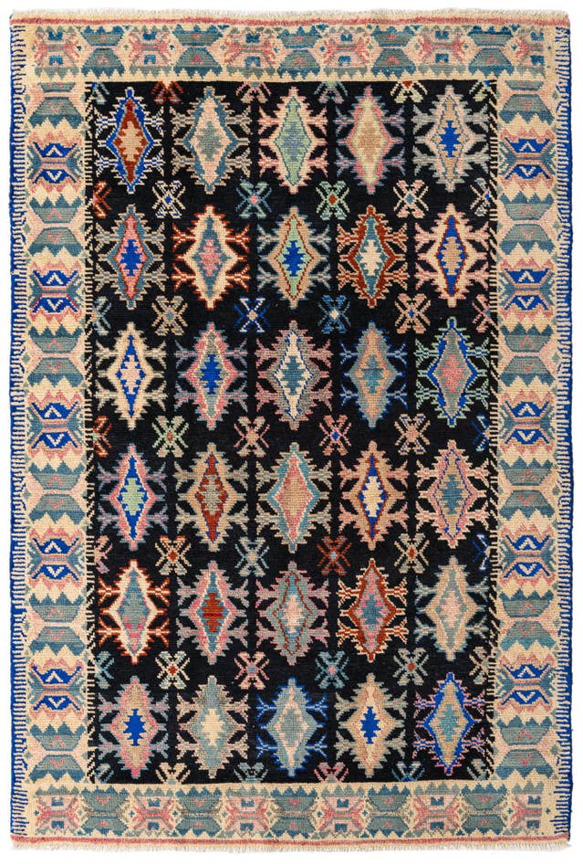Detail image of 5' 5 x 8' 3 Hand Knotted Darya Rug
