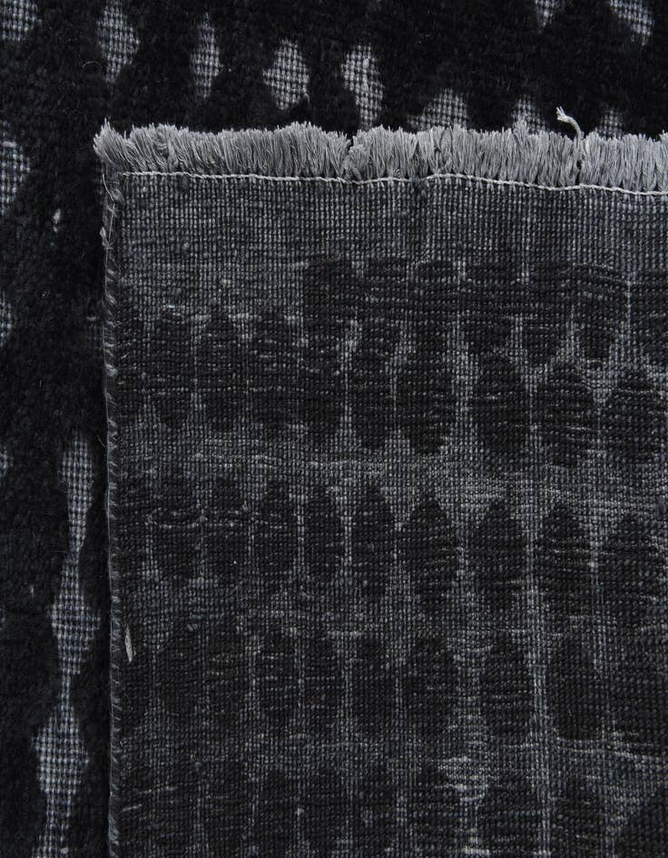 Detail image of 6' 5 x 10' 1  Hand Knotted Darya Wool Rug