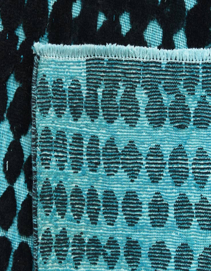 Detail image of 7' 6 x 10' 2  Hand Knotted Darya Wool Rug