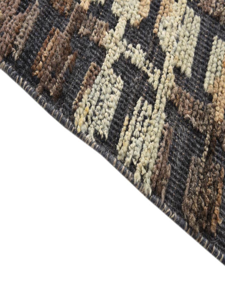 Detail image of 8' x 10' 5  Hand Knotted Darya Wool Rug