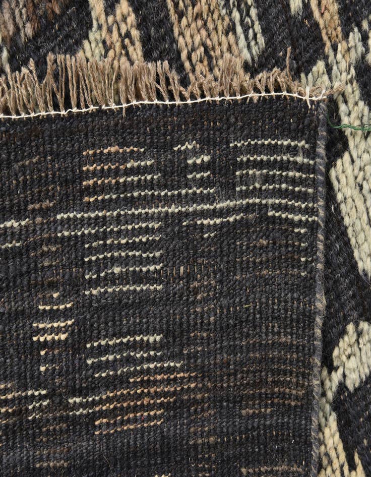 Detail image of 8' x 10' 5  Hand Knotted Darya Wool Rug