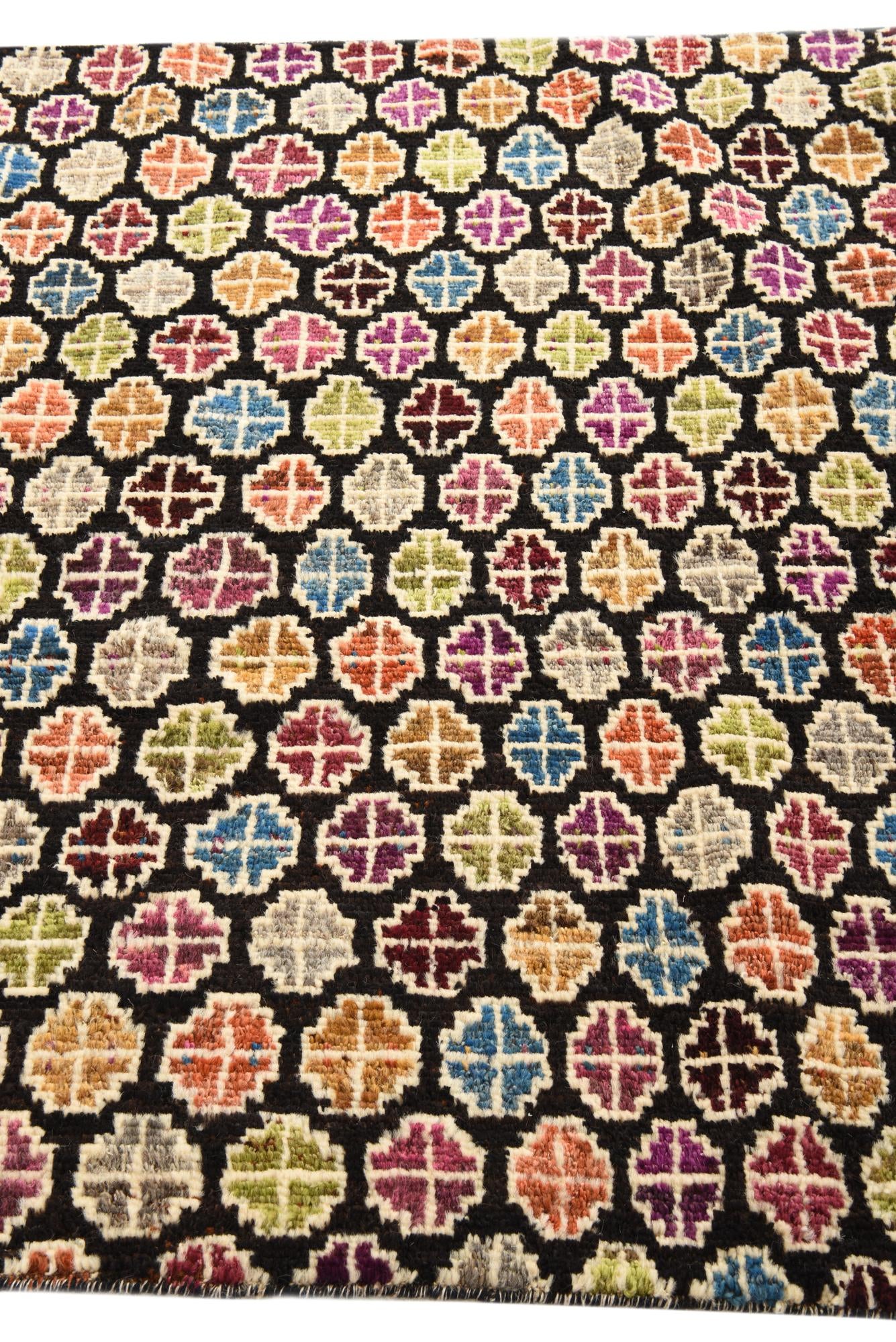 4' 9 x 6' 7 Hand Knotted Darya Wool Rug