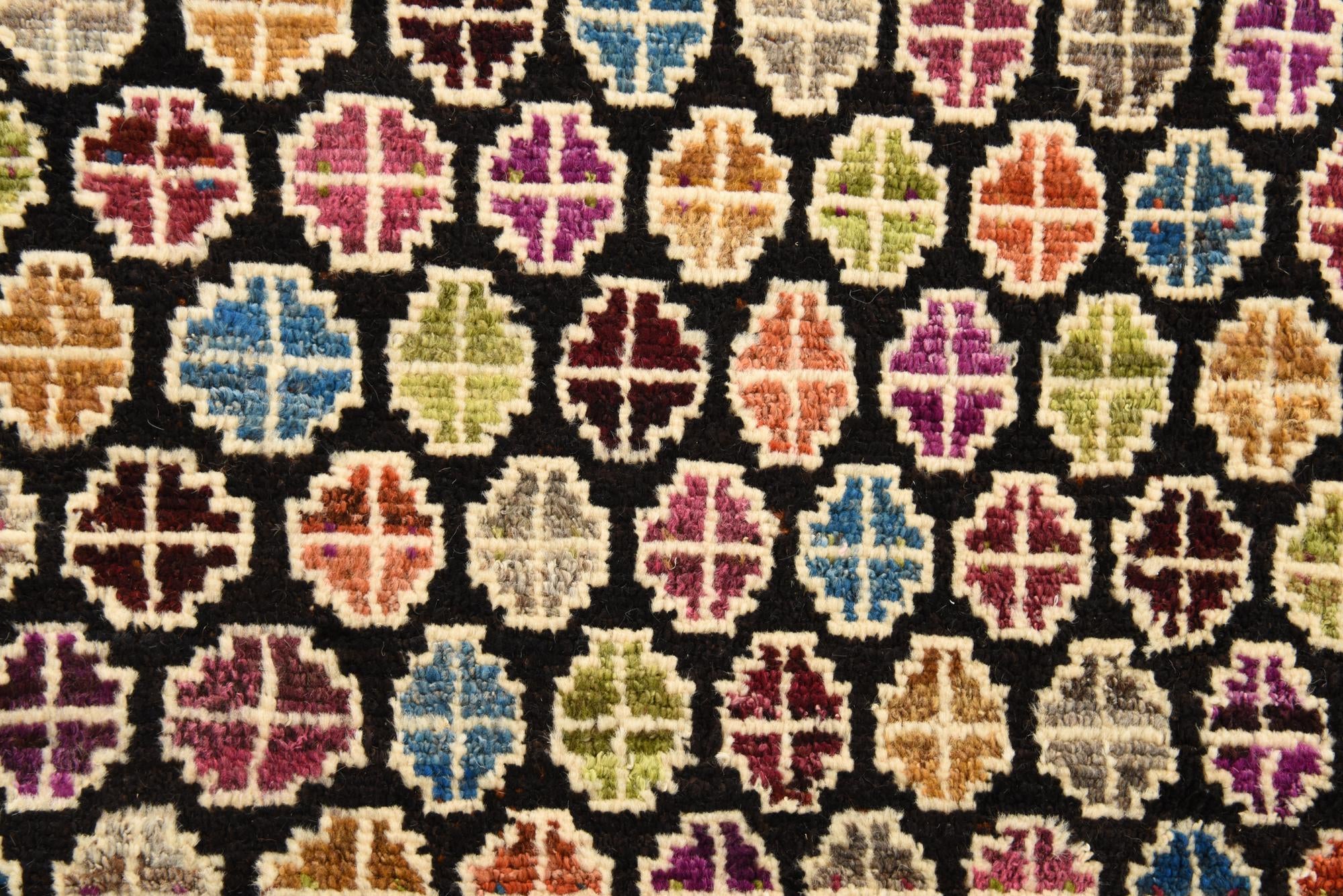 4' 9 x 6' 7 Hand Knotted Darya Wool Rug