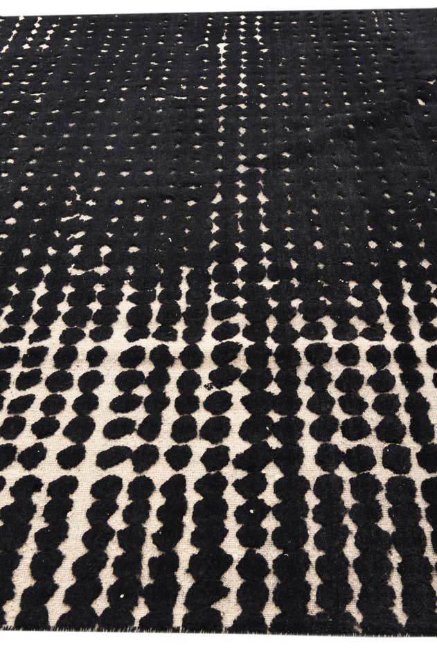 Detail image of 8' 10 x 12' Hand Knotted Darya Wool Rug
