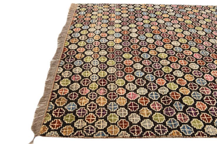 Detail image of 6' 2 x 9' Hand Knotted Darya Wool Rug