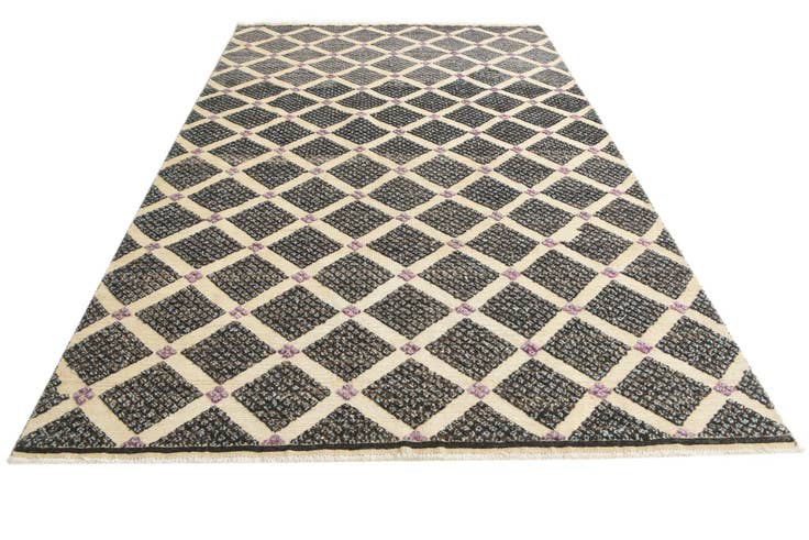 Detail image of 6' 5 x 10' 2 Hand Knotted Darya Wool Rug