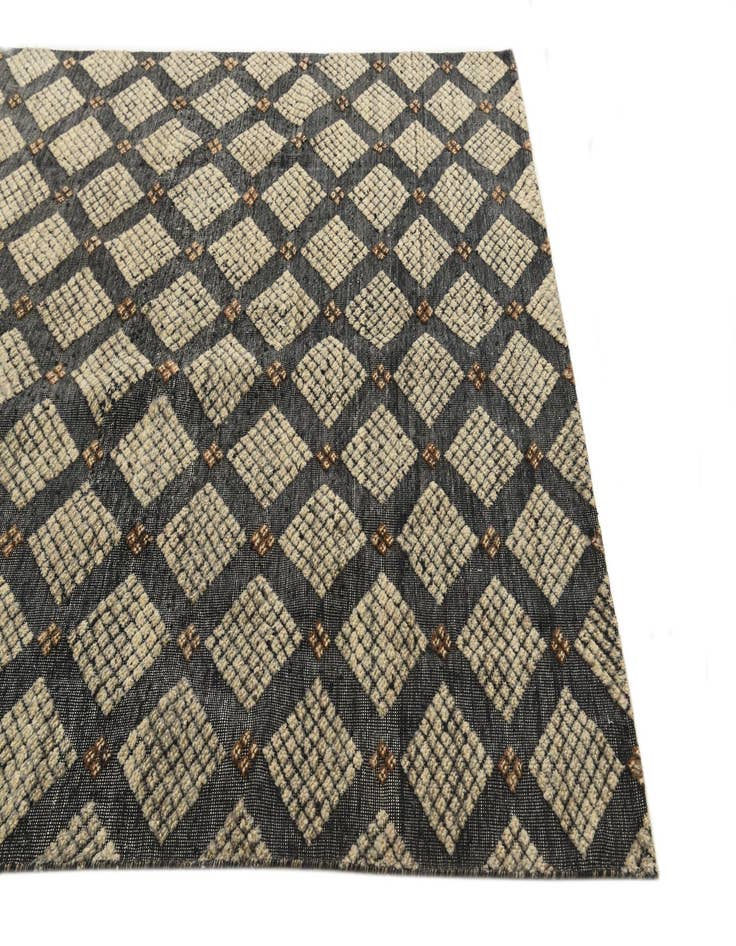 Detail image of 6' 6 x 10' 1  Hand Knotted Darya Wool Rug