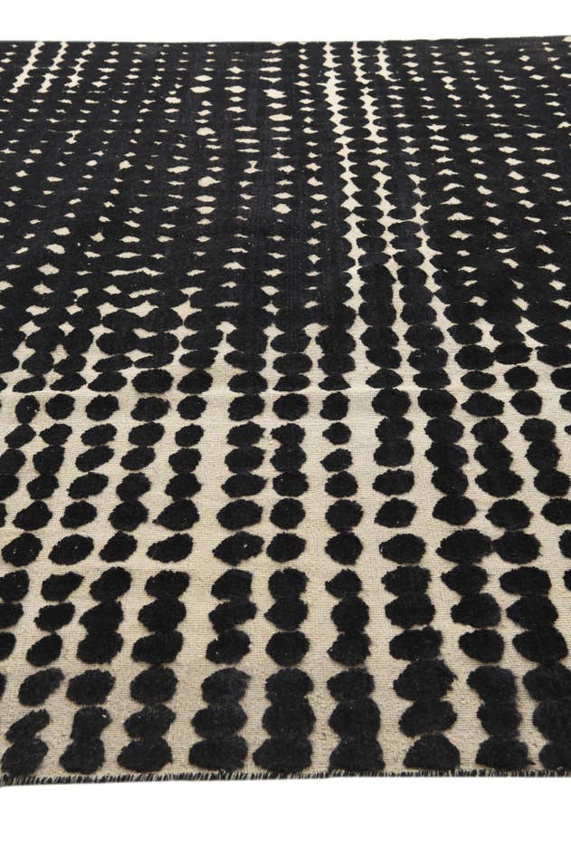 Detail image of 9' 10 x 13' 8 Hand Knotted Darya Wool Rug