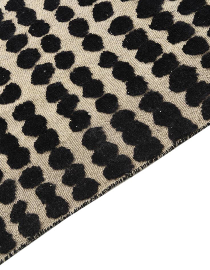 Detail image of 9' 10 x 13' 8  Hand Knotted Darya Wool Rug