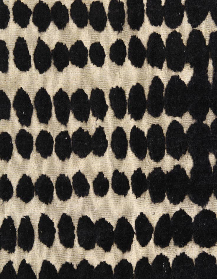 Detail image of 9' 10 x 13' 8 Hand Knotted Darya Wool Rug