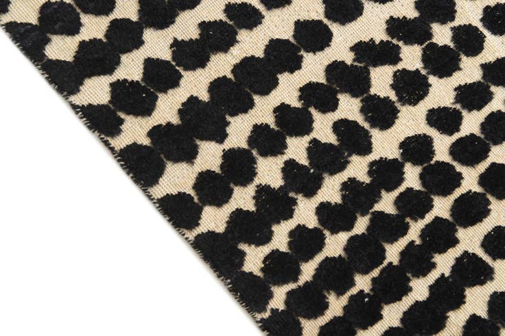 Detail image of 8' 8 x 12' Hand Knotted Darya Wool Rug