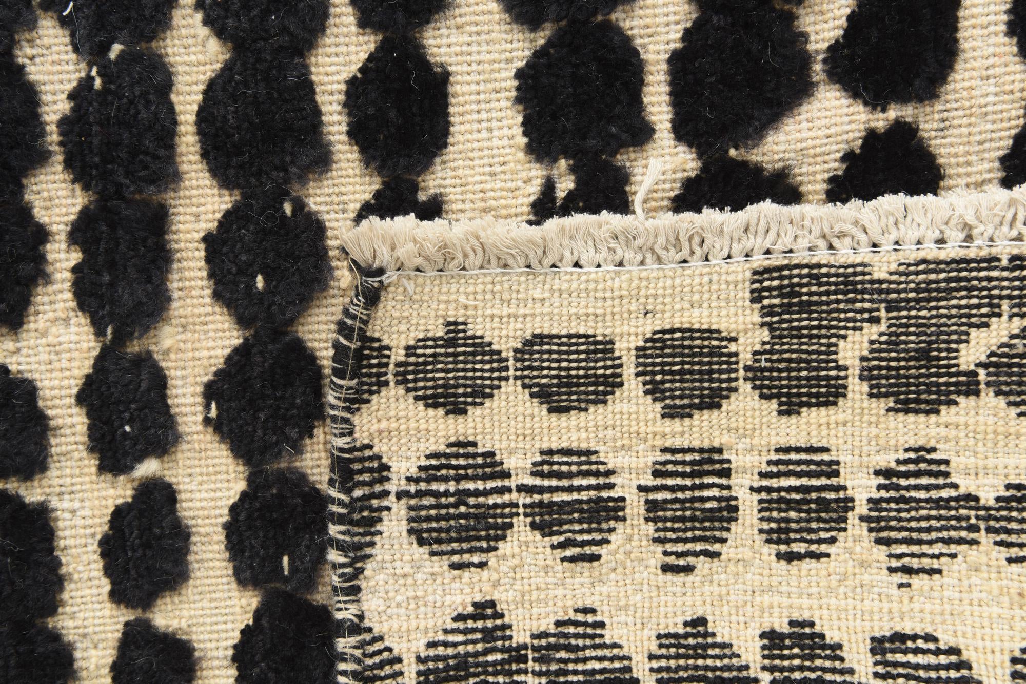 7' 9 x 10' 5 Hand Knotted Darya Wool Rug